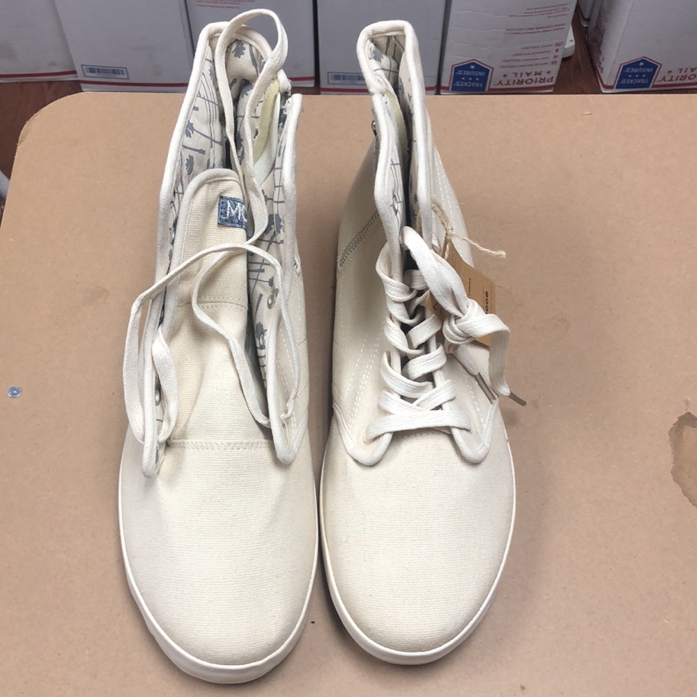 Men's Size 13, NWOT Movmt Marcos Hi Top Canvas Shoes